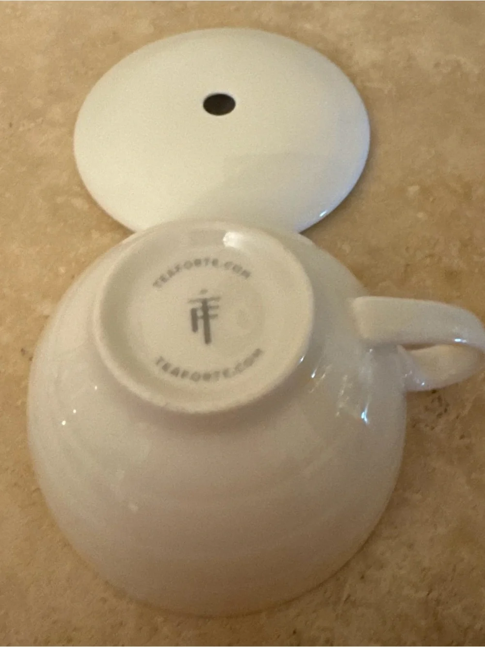 Tea Forté White Porcelain Tea Cup With Lid, 12 oz.